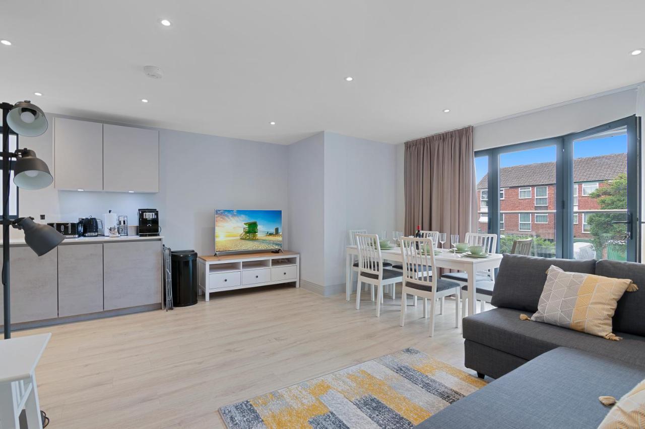 Spacious, 3 Bedroom, 2 Bathroom, Surbiton 外观 照片