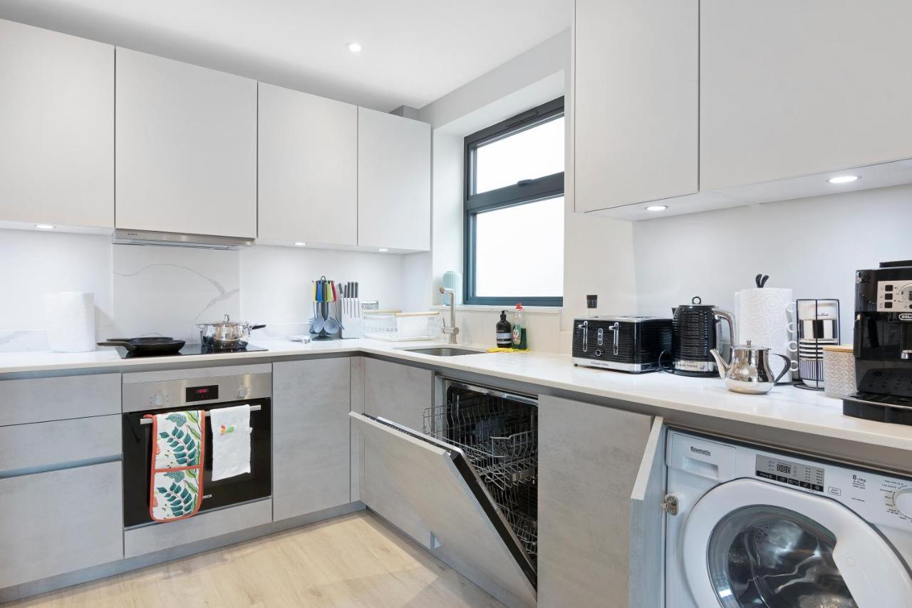 Spacious, 3 Bedroom, 2 Bathroom, Surbiton 外观 照片